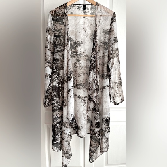 H&M Other - H&M Women’s Marble Kimono